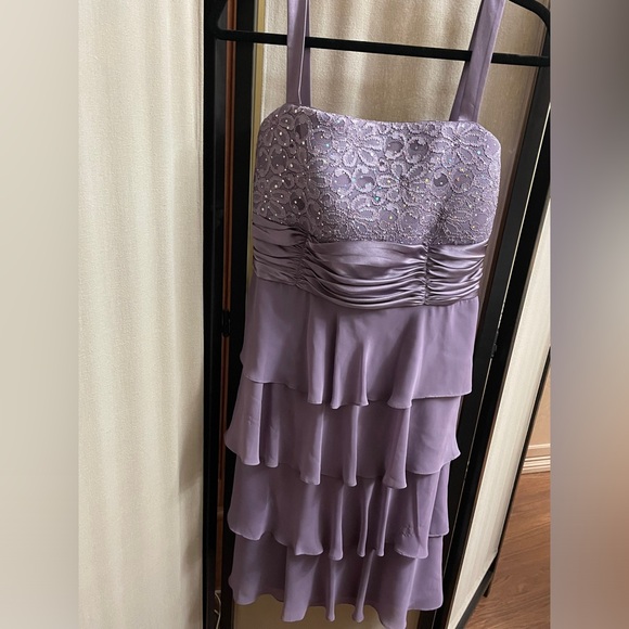 R & M Richard’s Size 14 Two Piece Lilac dress and short jacket with sequins. - Picture 4 of 15
